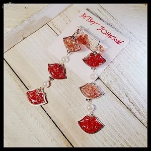 Betsey Johnson Mismatched Glitter Lips Earrings